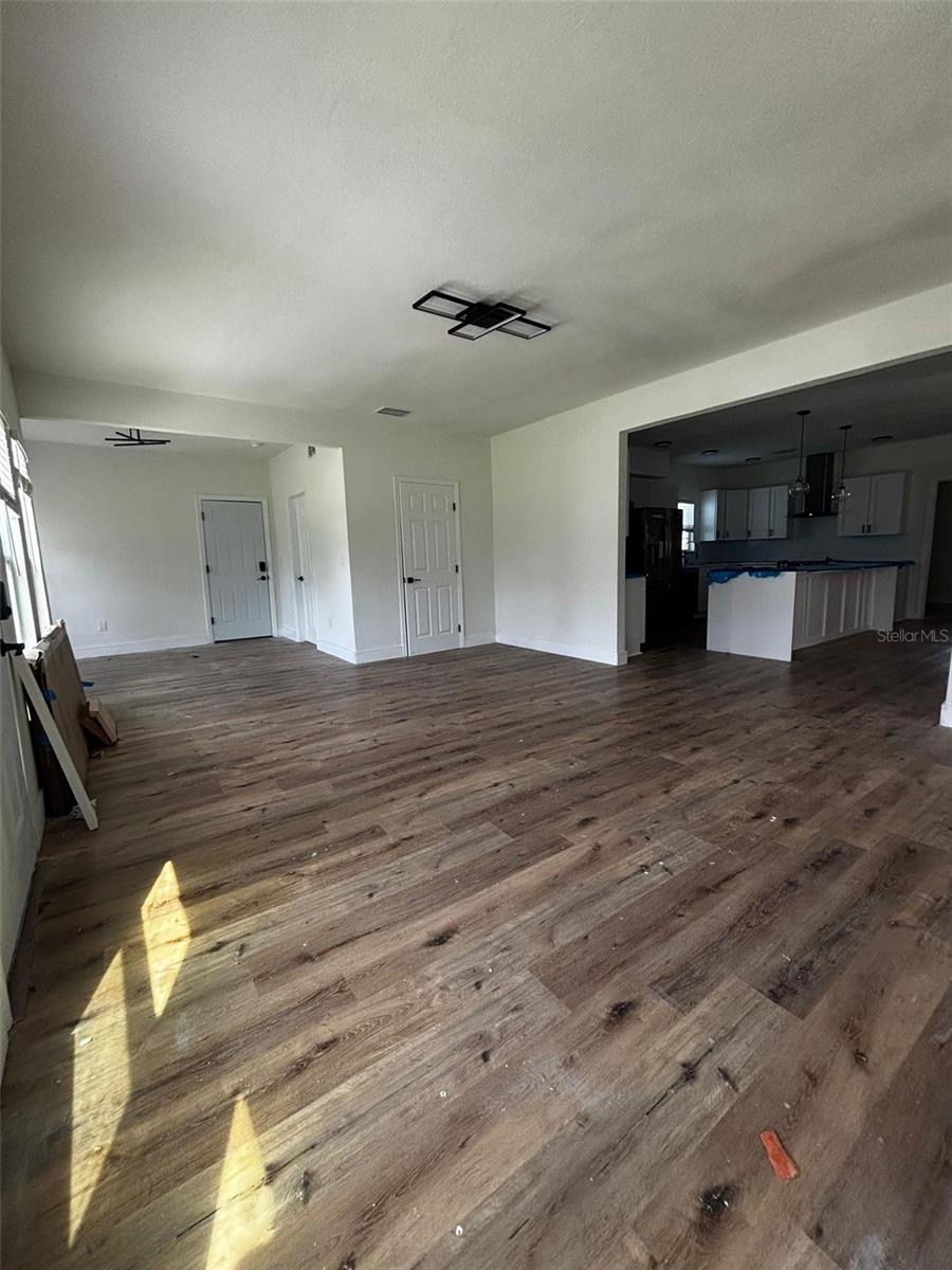 15 E LAUREL ST, APOPKA, FL, 32703