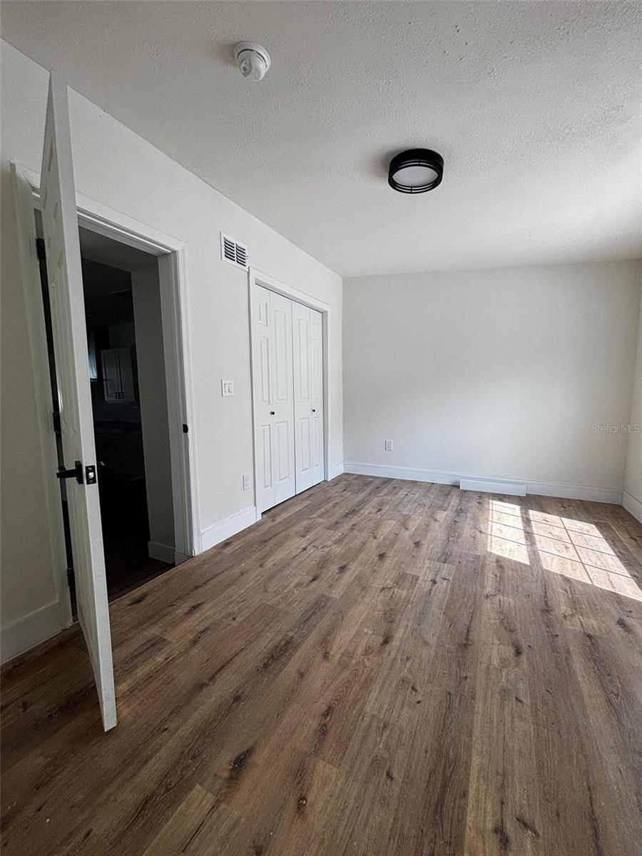 15 E LAUREL ST, APOPKA, FL, 32703