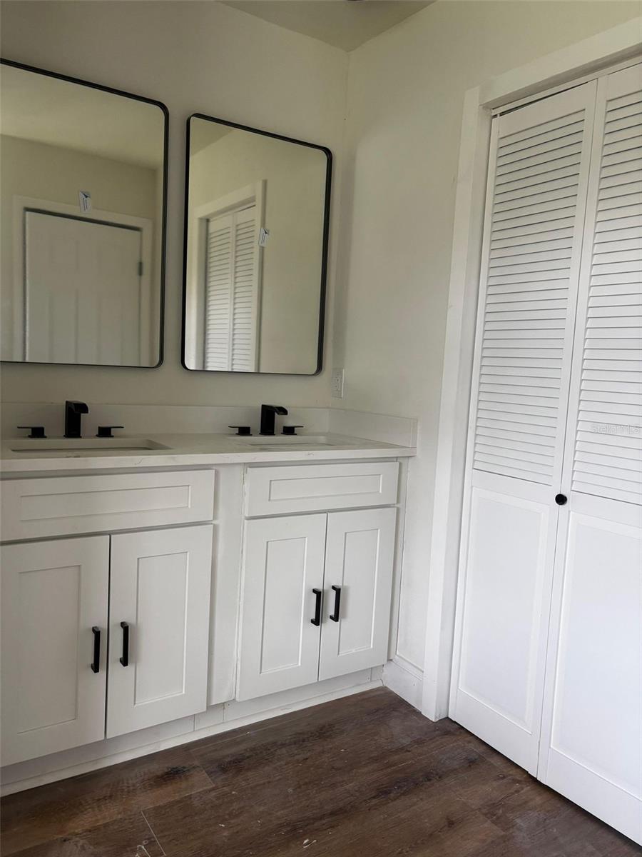 15 E LAUREL ST, APOPKA, FL, 32703