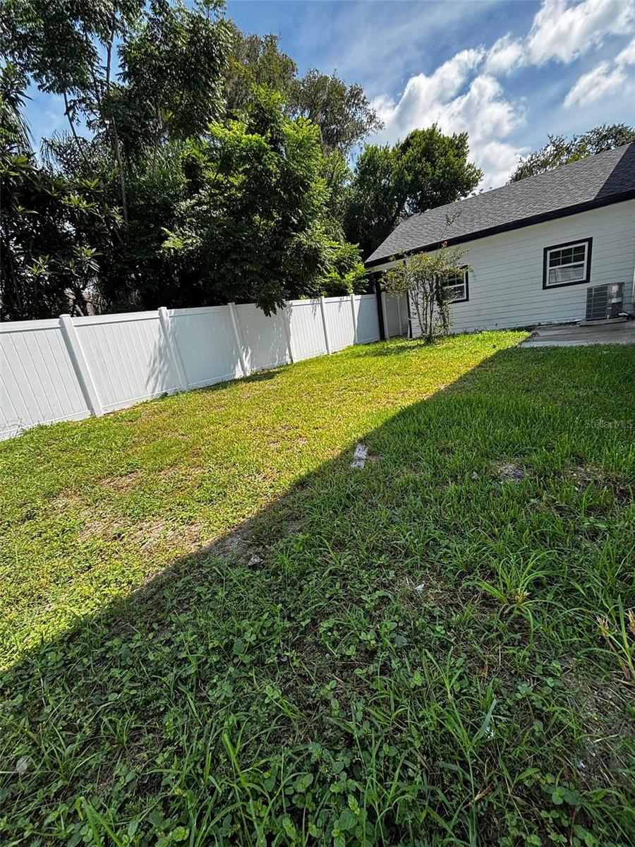 15 E LAUREL ST, APOPKA, FL, 32703