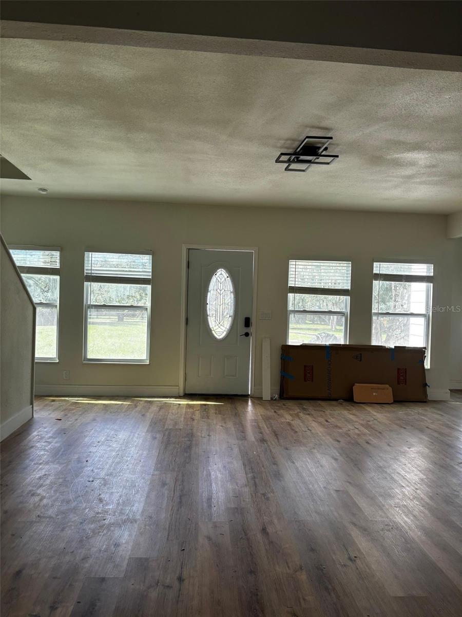 15 E LAUREL ST, APOPKA, FL, 32703