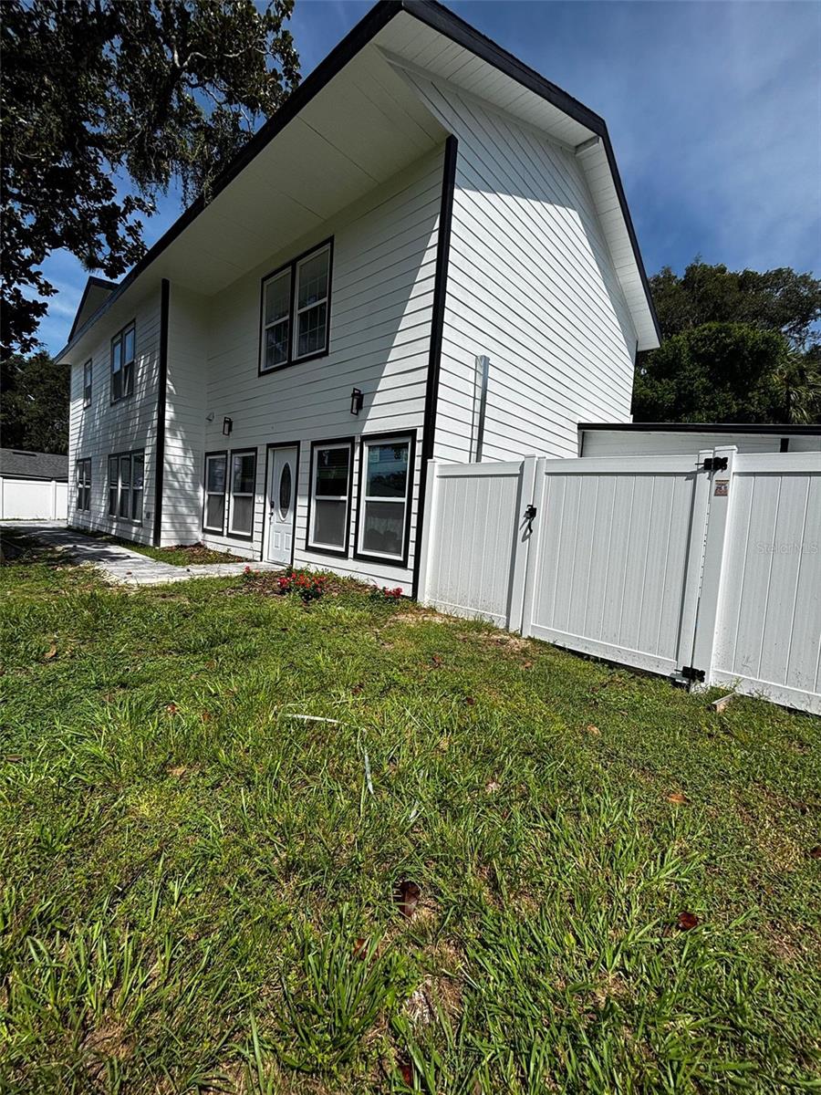 15 E LAUREL ST, APOPKA, FL, 32703