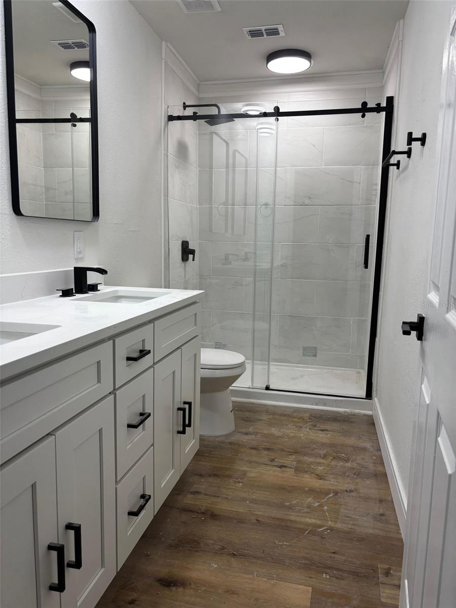 15 E LAUREL ST, APOPKA, FL, 32703