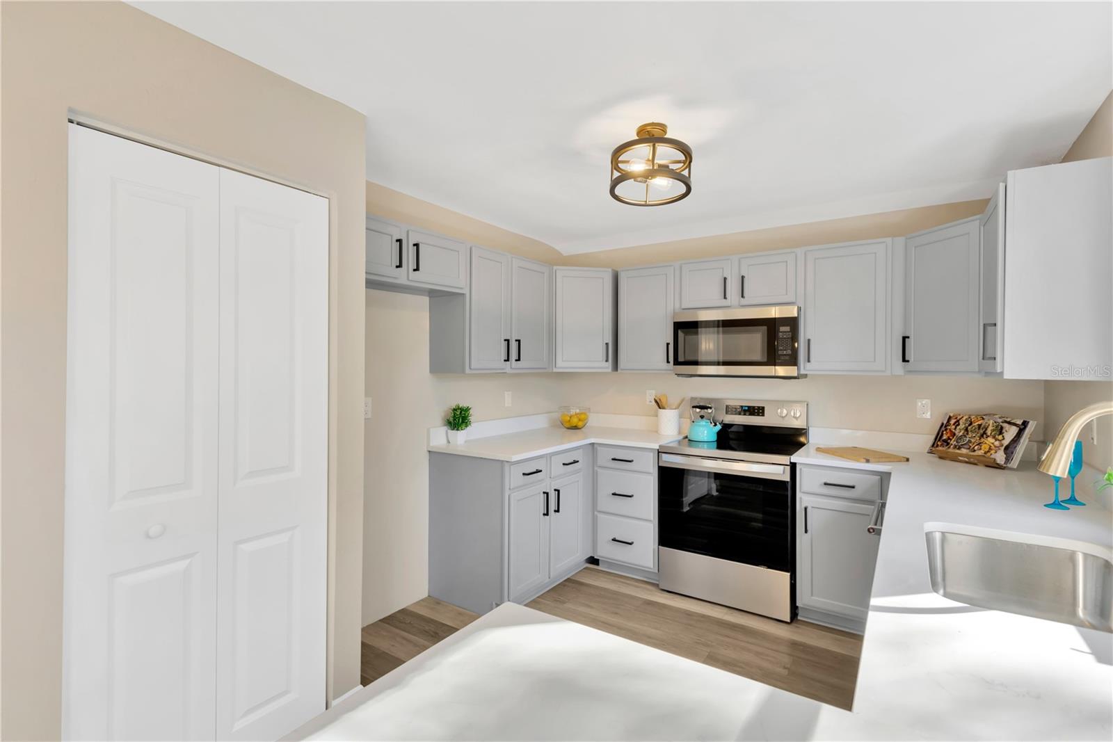 12918 CAMBRIDGE AVE, TAMPA, FL, 33624