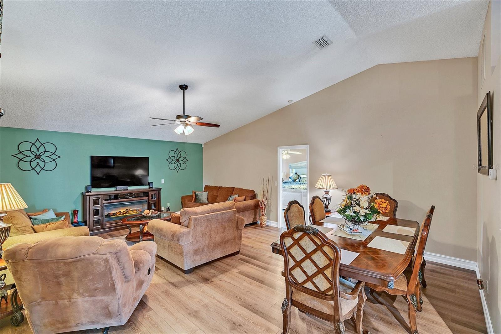 852 SHENANDOAH AVE, DELTONA, FL, 32725