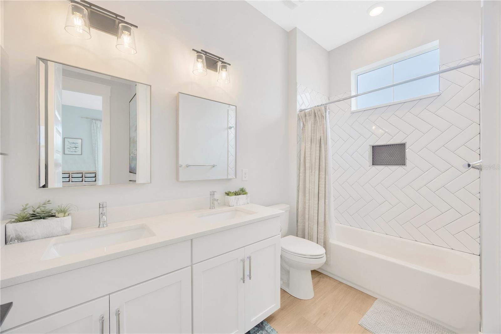 615 MIRABAY BLVD, APOLLO BEACH, FL, 33572