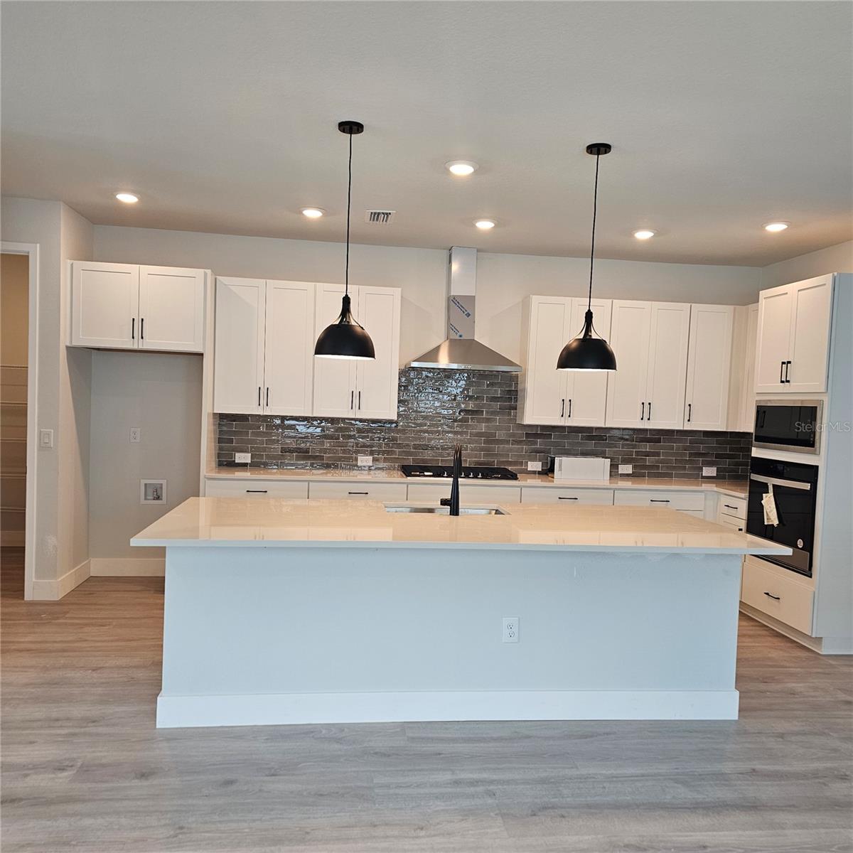 695 ALLORA AVE, NOKOMIS, FL, 34275