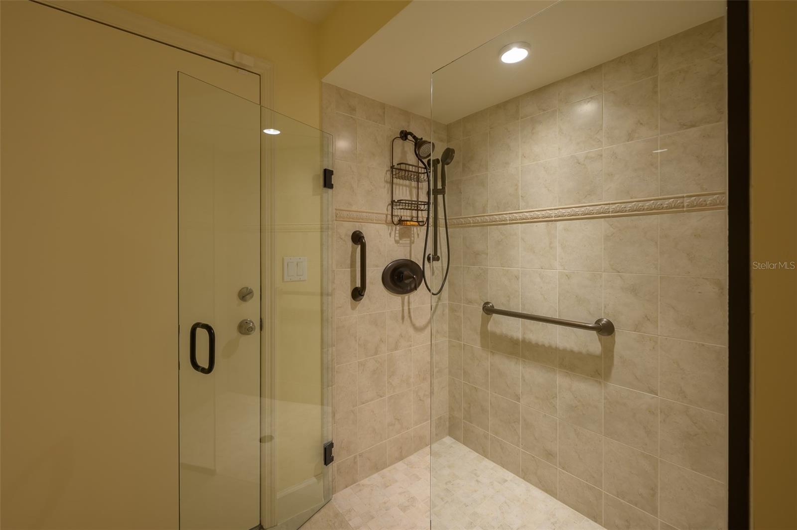 716 TROPICAL CIR, SARASOTA, FL, 34242