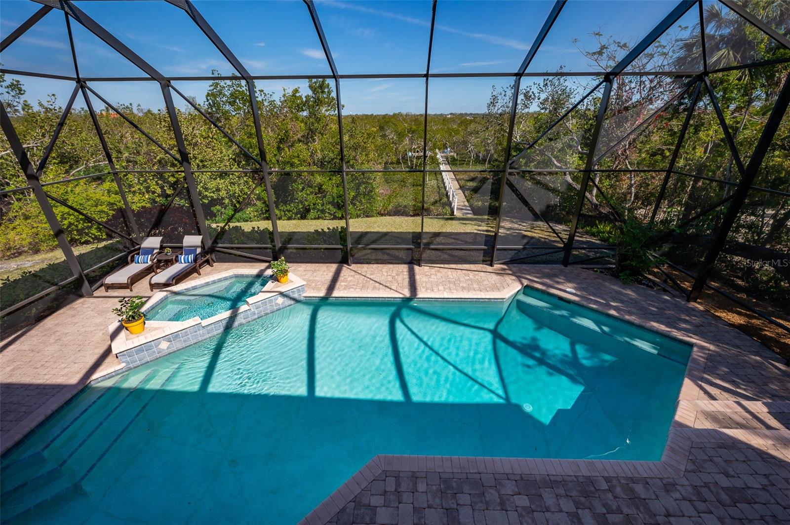 716 TROPICAL CIR, SARASOTA, FL, 34242