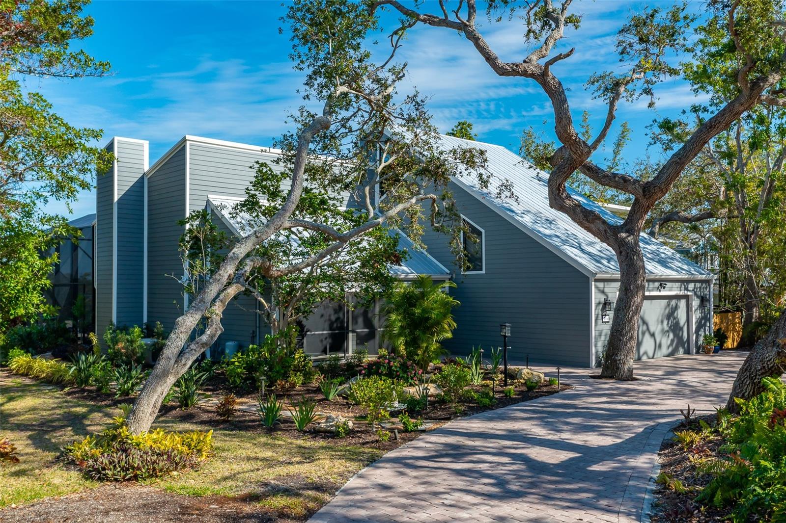 716 TROPICAL CIR, SARASOTA, FL, 34242