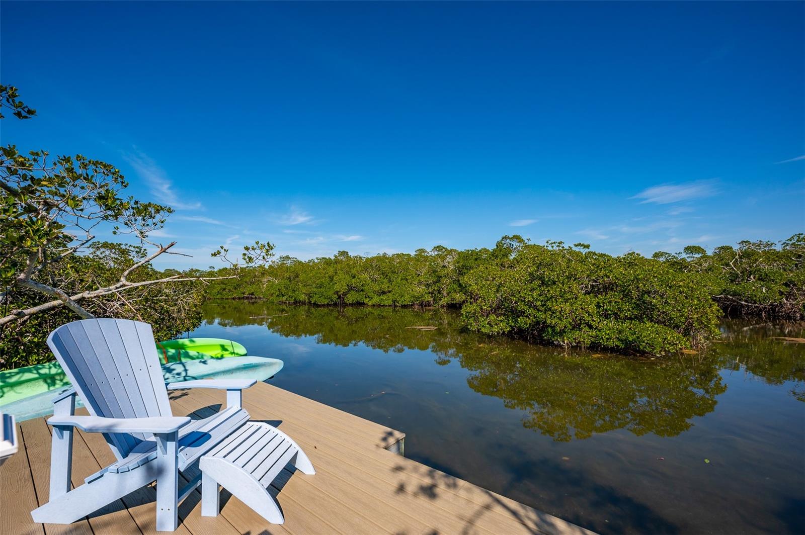 716 TROPICAL CIR, SARASOTA, FL, 34242