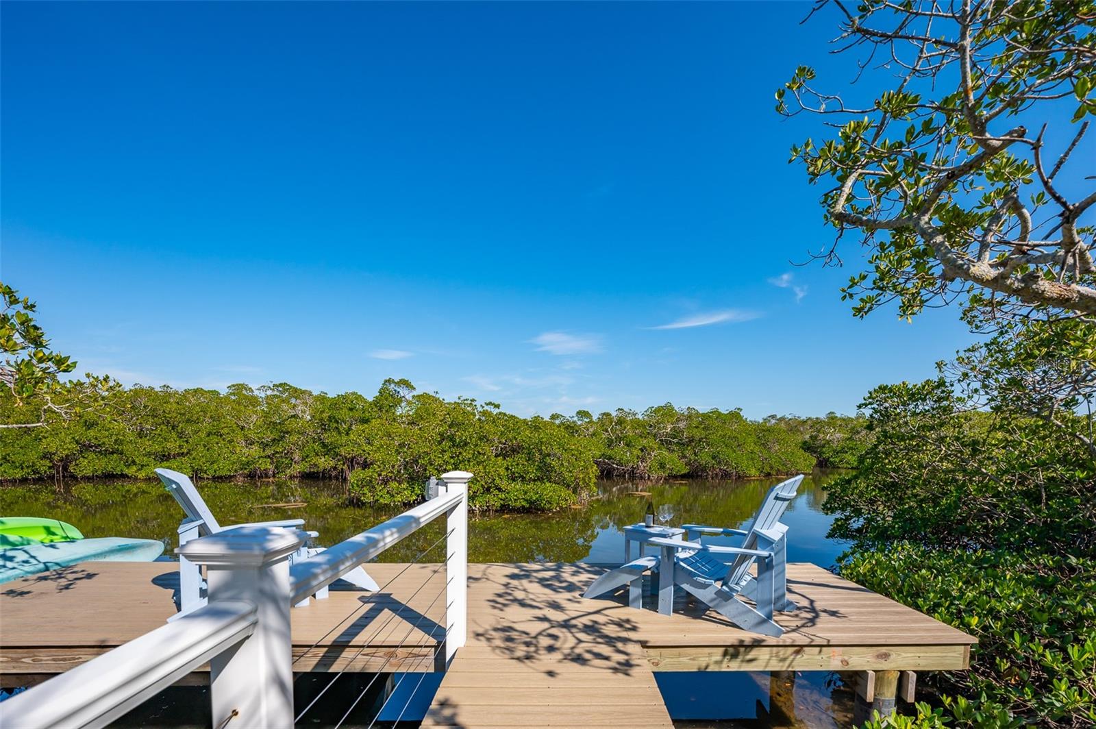 716 TROPICAL CIR, SARASOTA, FL, 34242