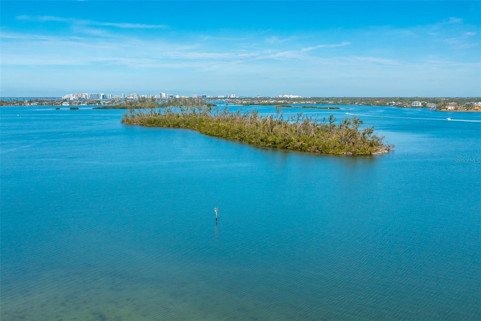 716 TROPICAL CIR, SARASOTA, FL, 34242