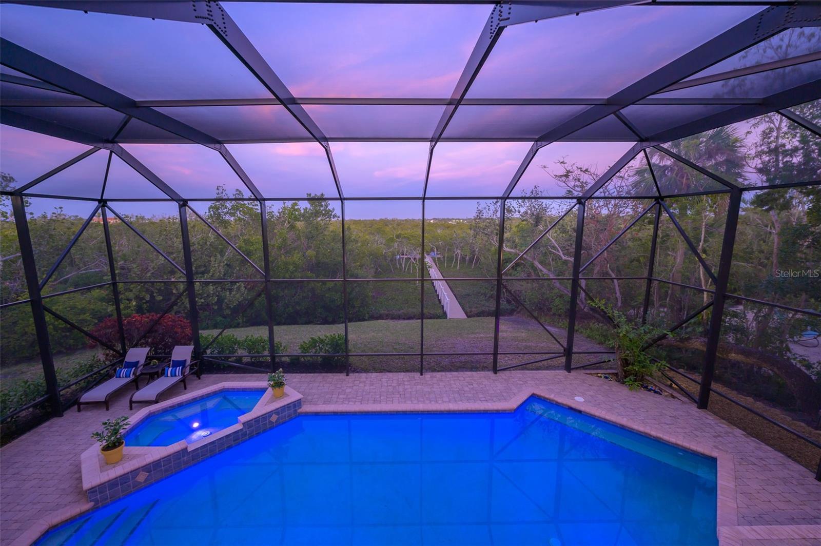 716 TROPICAL CIR, SARASOTA, FL, 34242