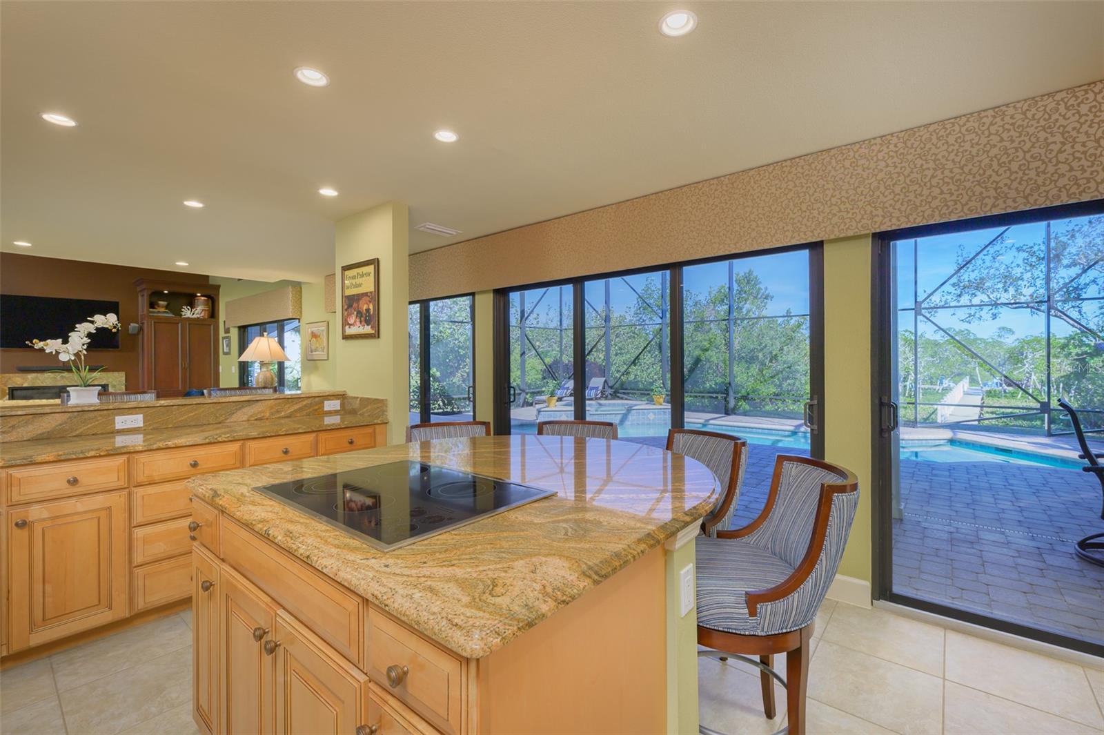 716 TROPICAL CIR, SARASOTA, FL, 34242