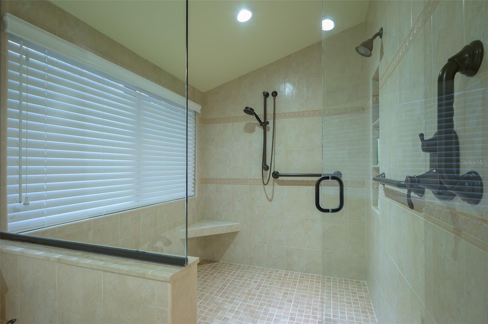 716 TROPICAL CIR, SARASOTA, FL, 34242