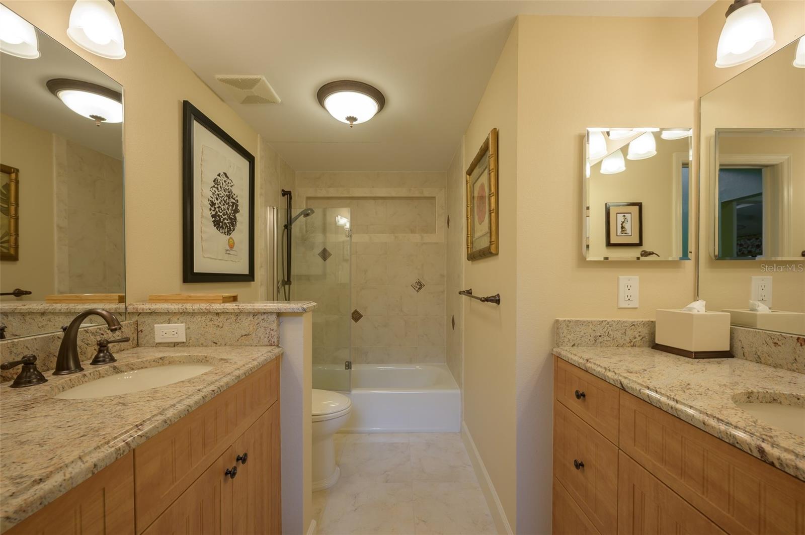 716 TROPICAL CIR, SARASOTA, FL, 34242