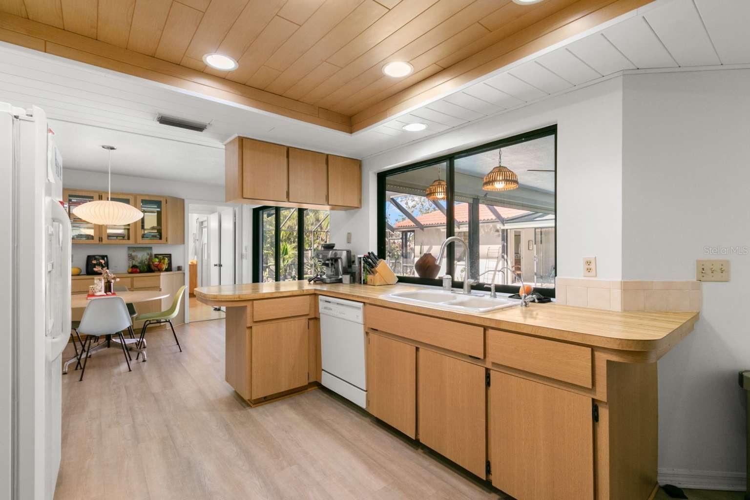 350 6TH AVE N, TIERRA VERDE, FL, 33715