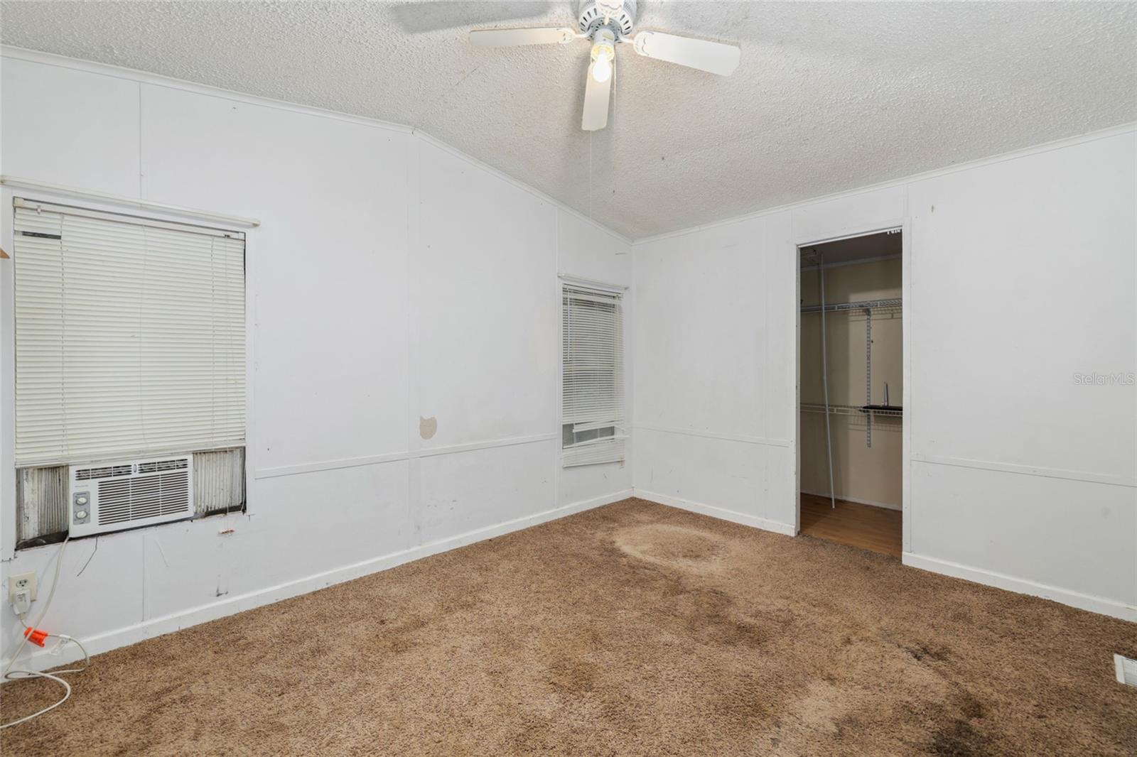 103 E OAKSIDE DR, INTERLACHEN, FL, 32148
