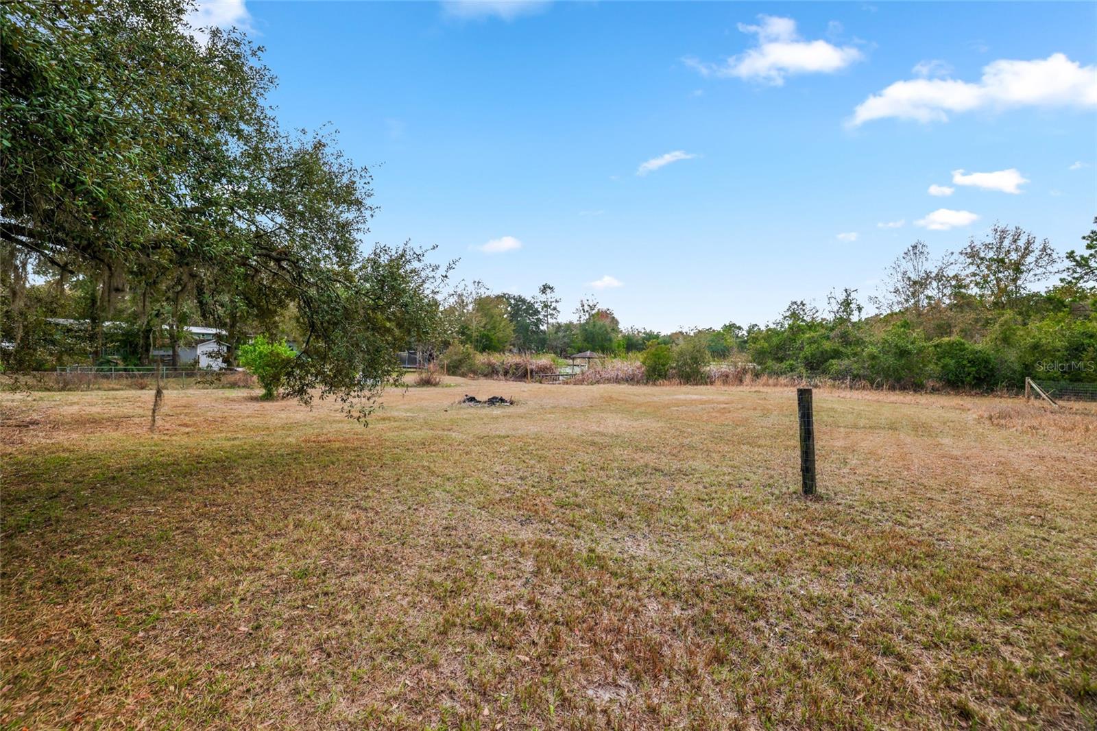 103 E OAKSIDE DR, INTERLACHEN, FL, 32148