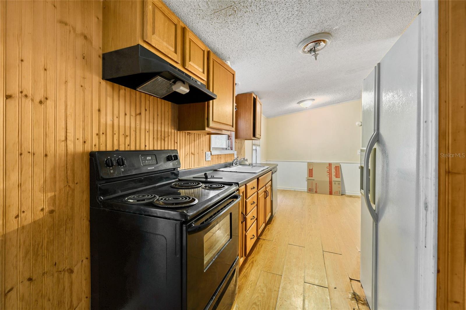 103 E OAKSIDE DR, INTERLACHEN, FL, 32148