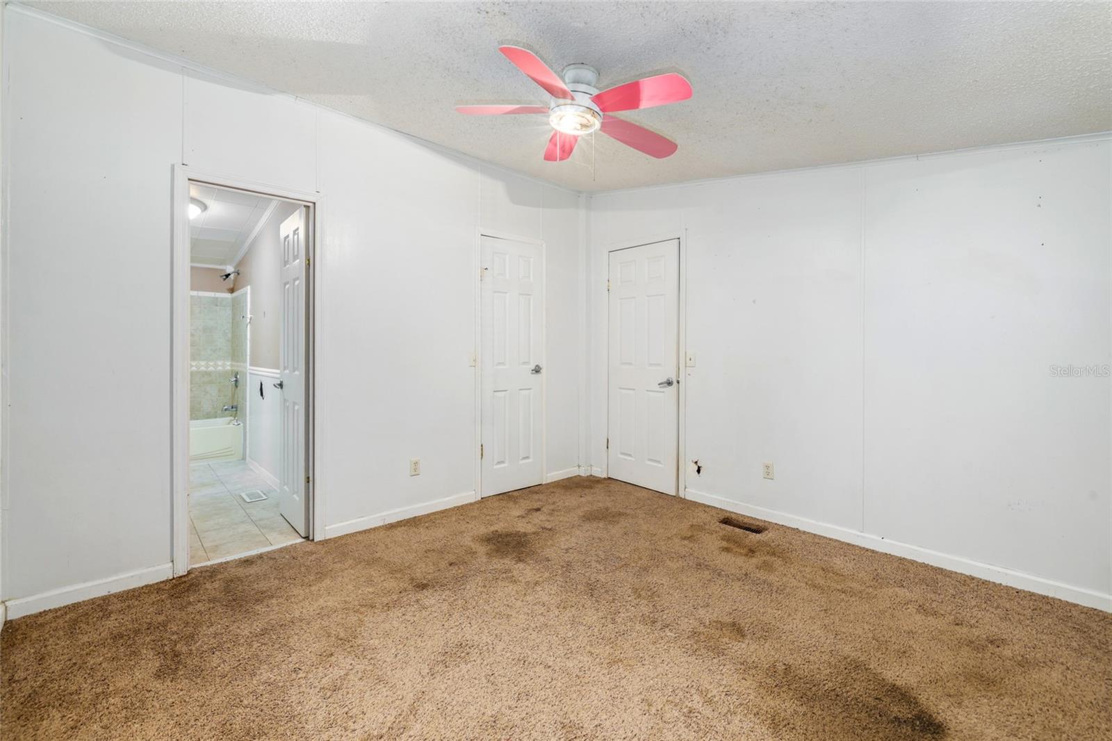 103 E OAKSIDE DR, INTERLACHEN, FL, 32148