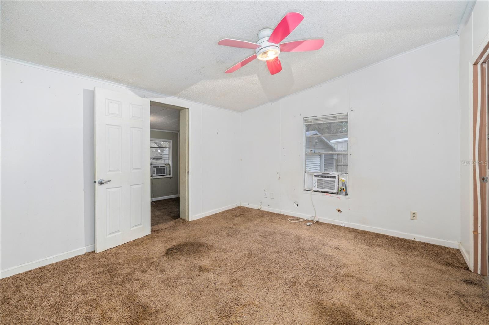 103 E OAKSIDE DR, INTERLACHEN, FL, 32148