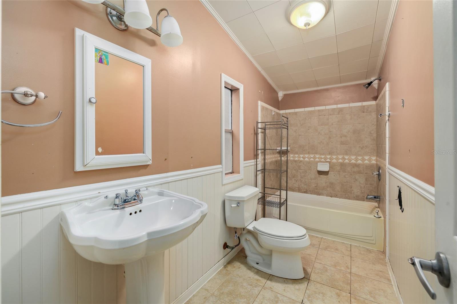 103 E OAKSIDE DR, INTERLACHEN, FL, 32148