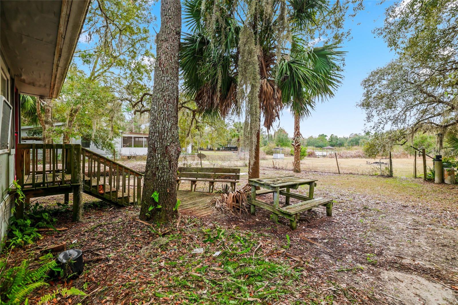 103 E OAKSIDE DR, INTERLACHEN, FL, 32148
