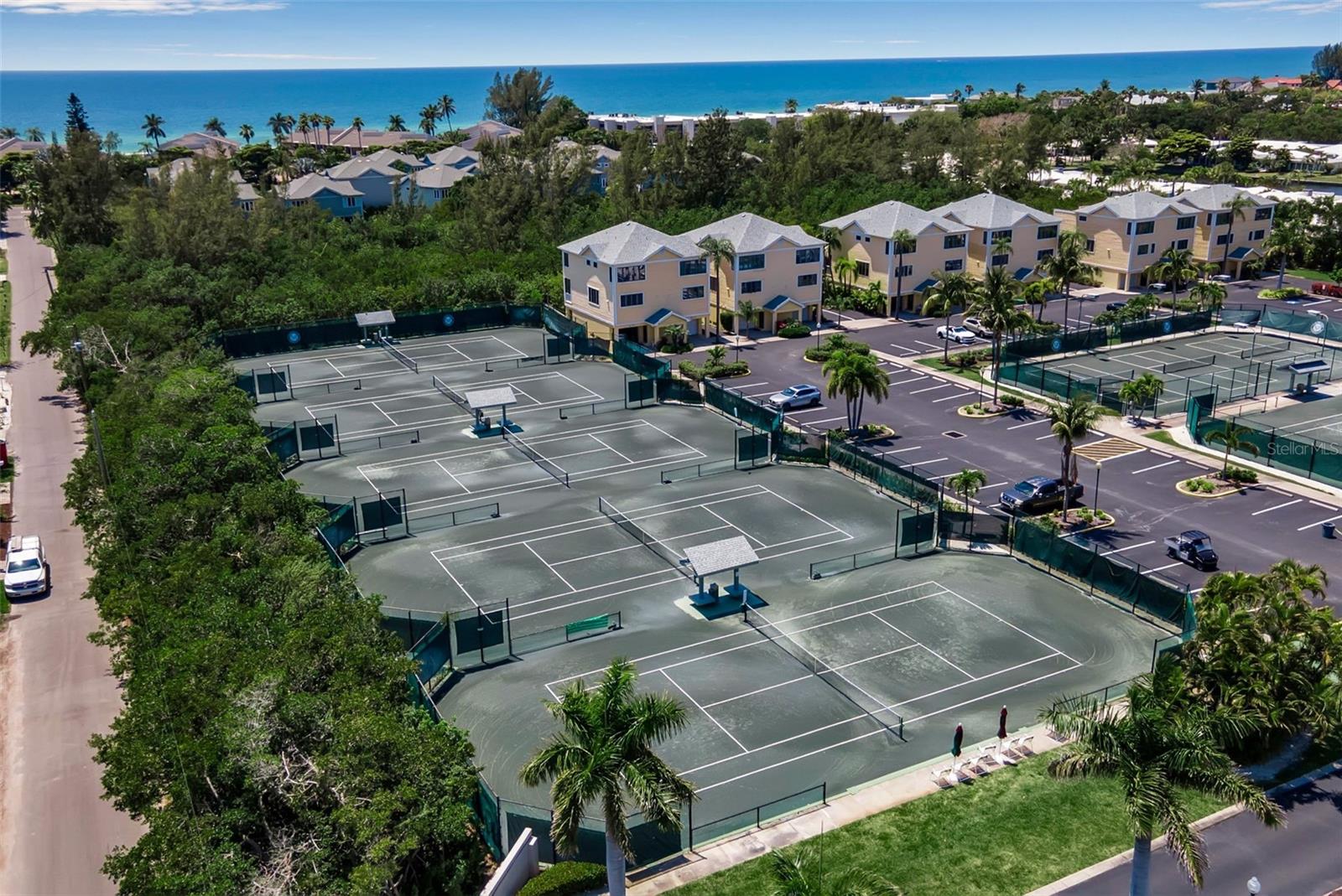 821 EVERGREEN WAY, LONGBOAT KEY, FL, 34228