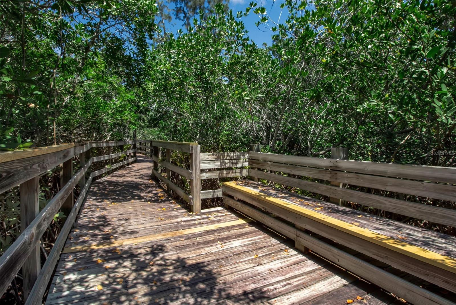 821 EVERGREEN WAY, LONGBOAT KEY, FL, 34228