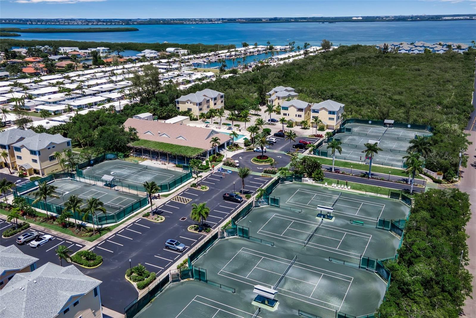 821 EVERGREEN WAY, LONGBOAT KEY, FL, 34228