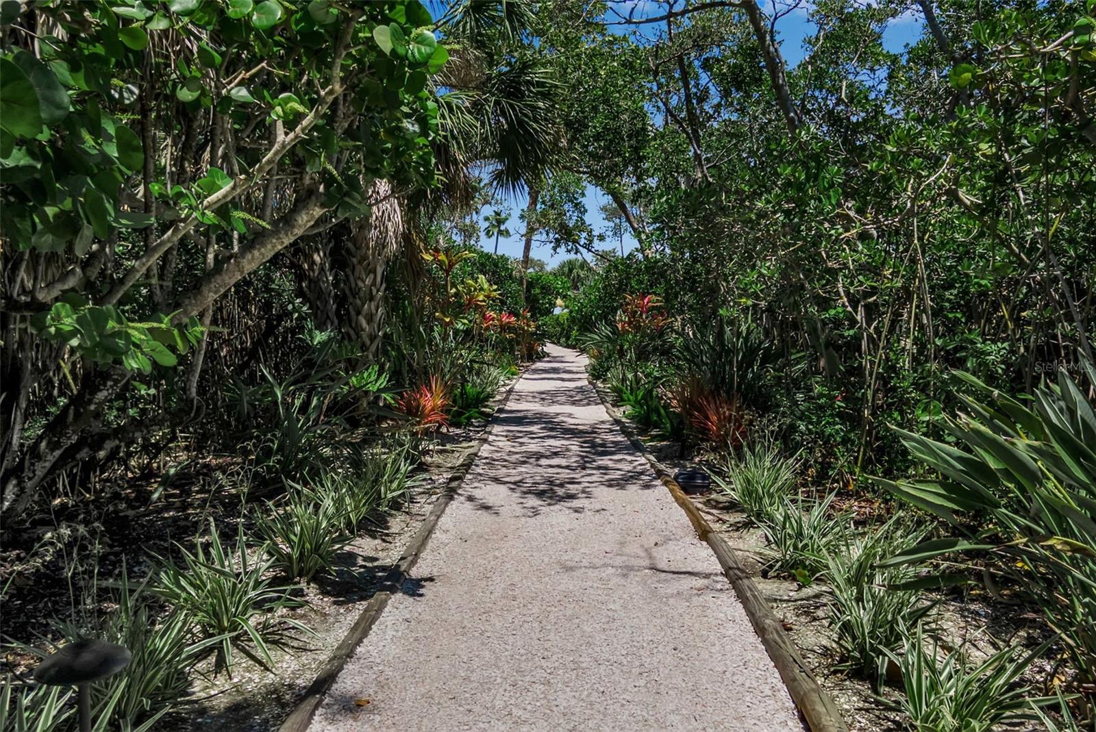 821 EVERGREEN WAY, LONGBOAT KEY, FL, 34228