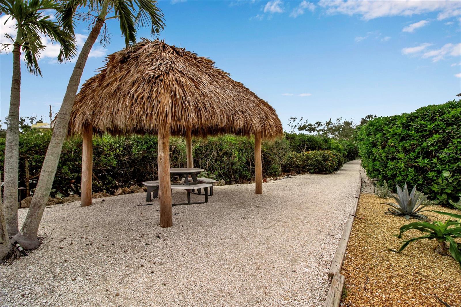 821 EVERGREEN WAY, LONGBOAT KEY, FL, 34228
