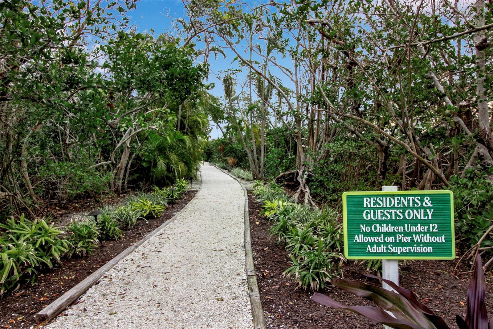 821 EVERGREEN WAY, LONGBOAT KEY, FL, 34228