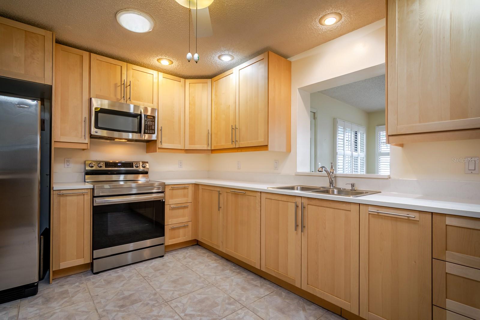 1015 EL RANCHO DR, SUN CITY CENTER, FL, 33573
