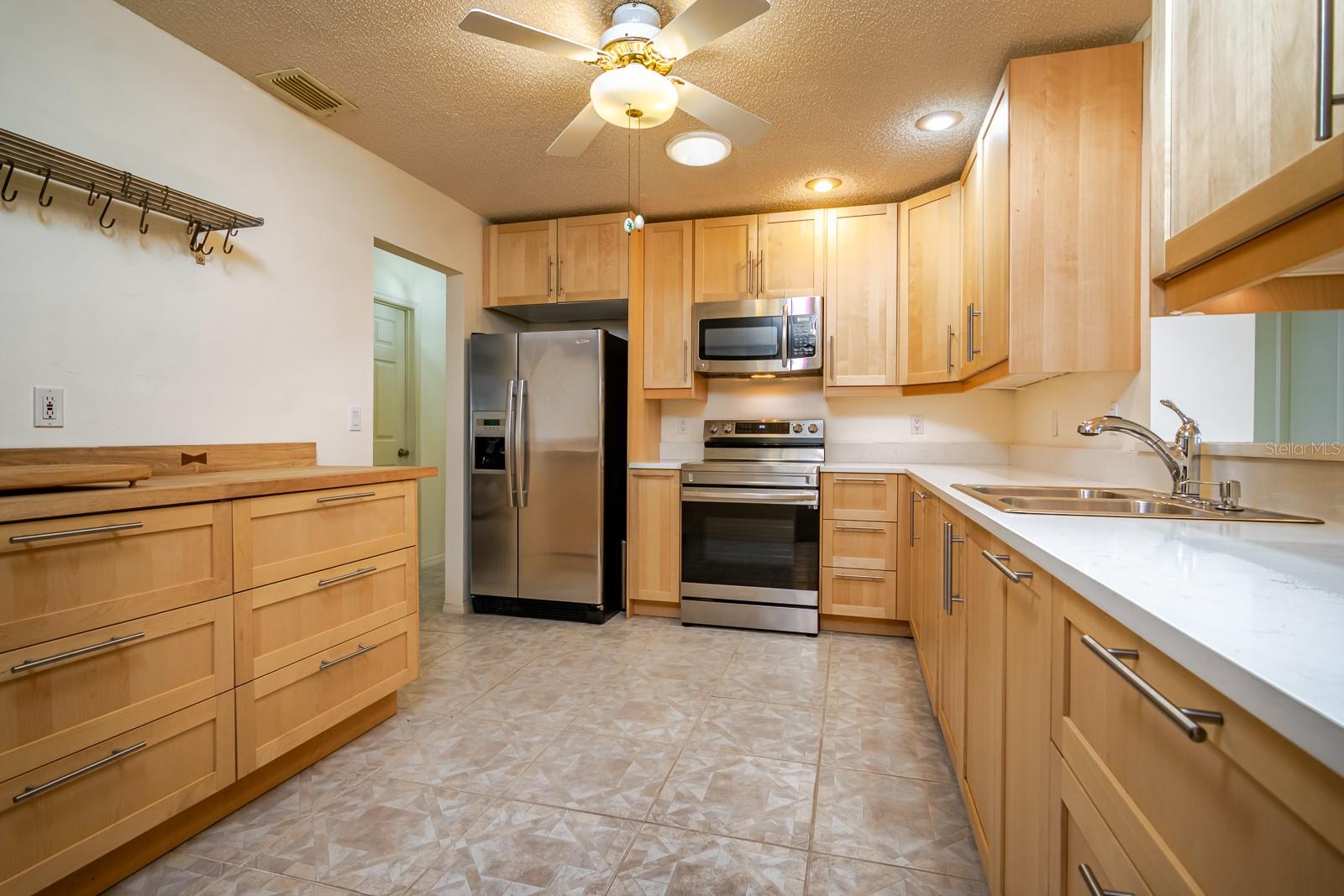 1015 EL RANCHO DR, SUN CITY CENTER, FL, 33573