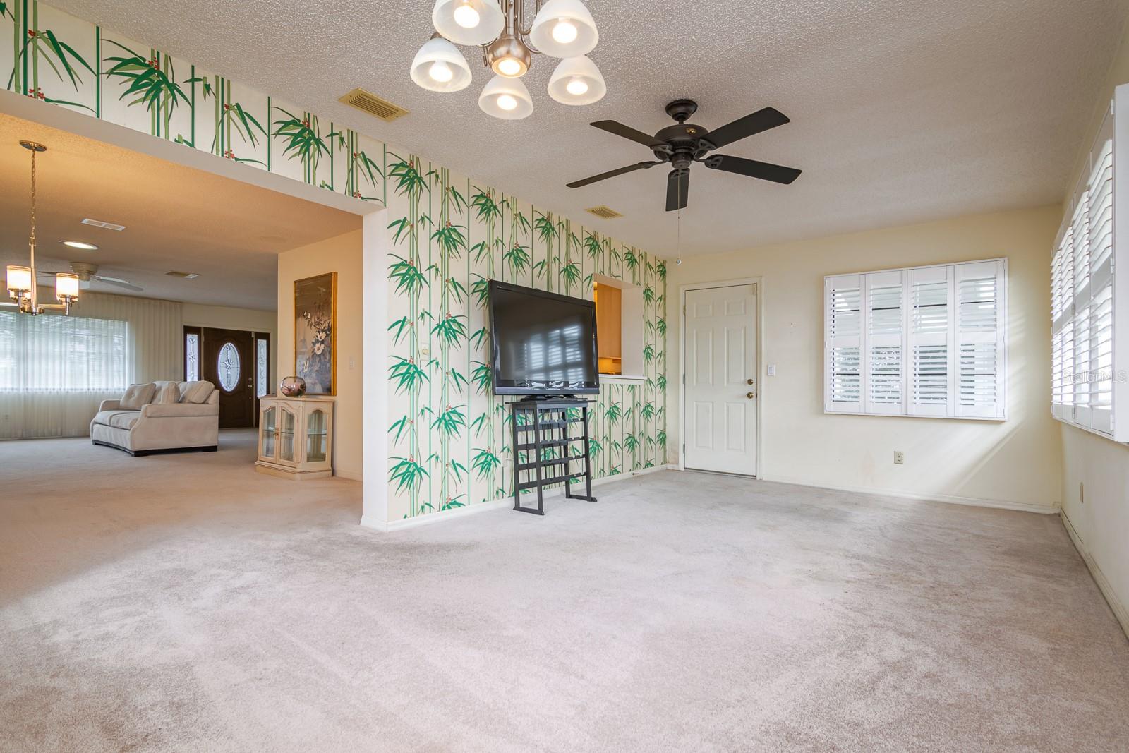 1015 EL RANCHO DR, SUN CITY CENTER, FL, 33573