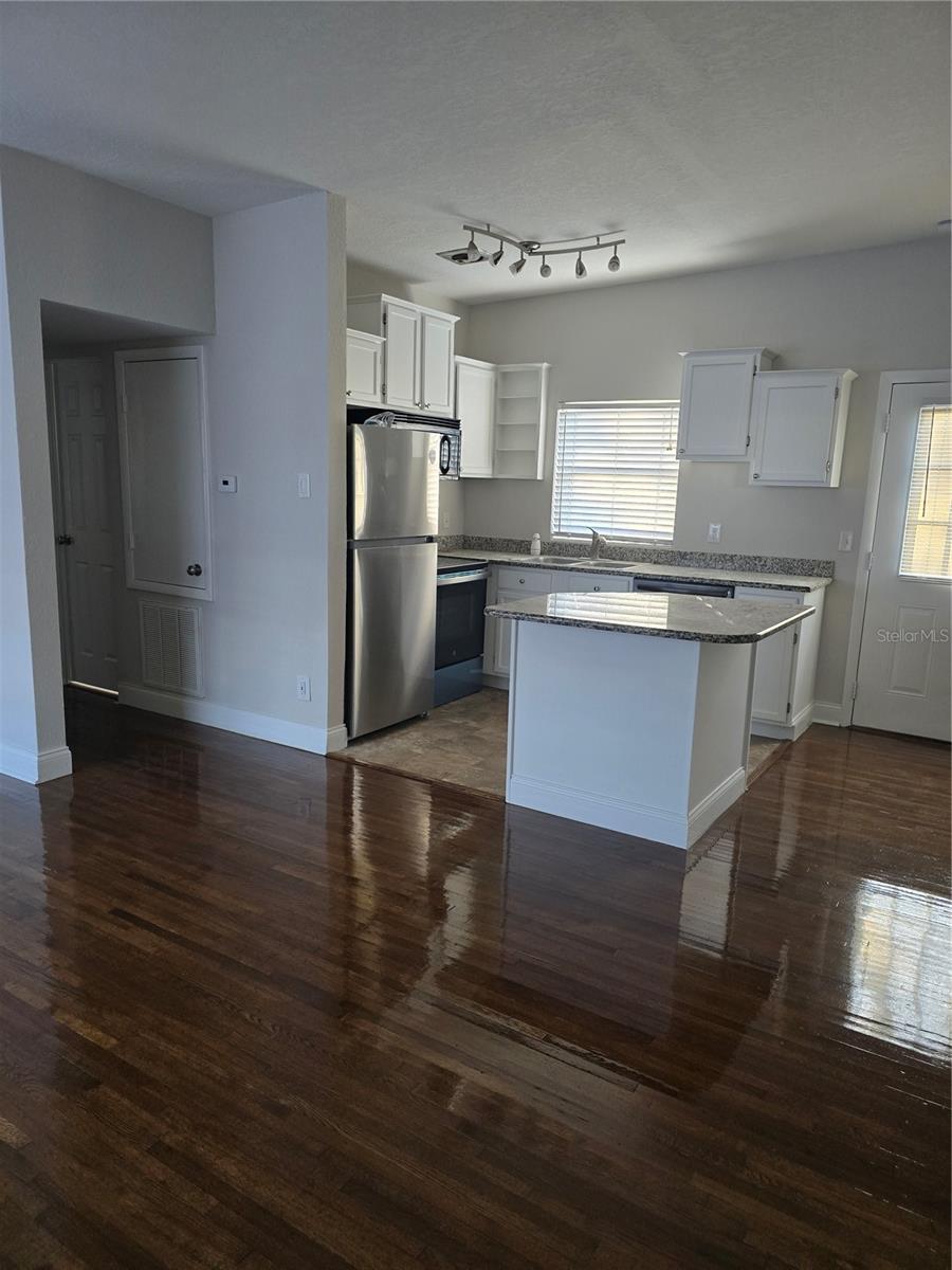 736 S SOLANDRA DR, ORLANDO, FL, 32807