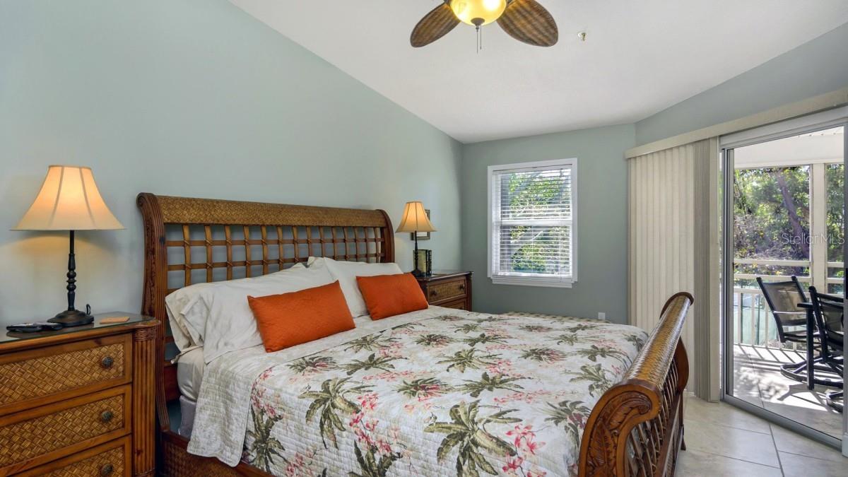1228 SIESTA BAYSIDE DR #1228-C, SARASOTA, FL, 34242