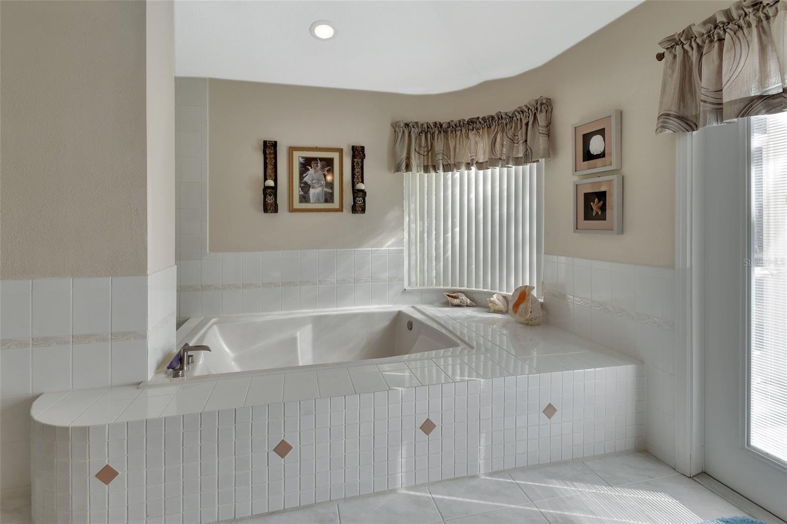 1575 COVERED BRIDGE DR, DELAND, FL, 32724