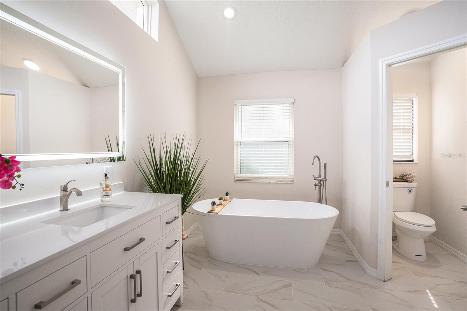 3933 NORTHRIDGE DR, VALRICO, FL, 33596