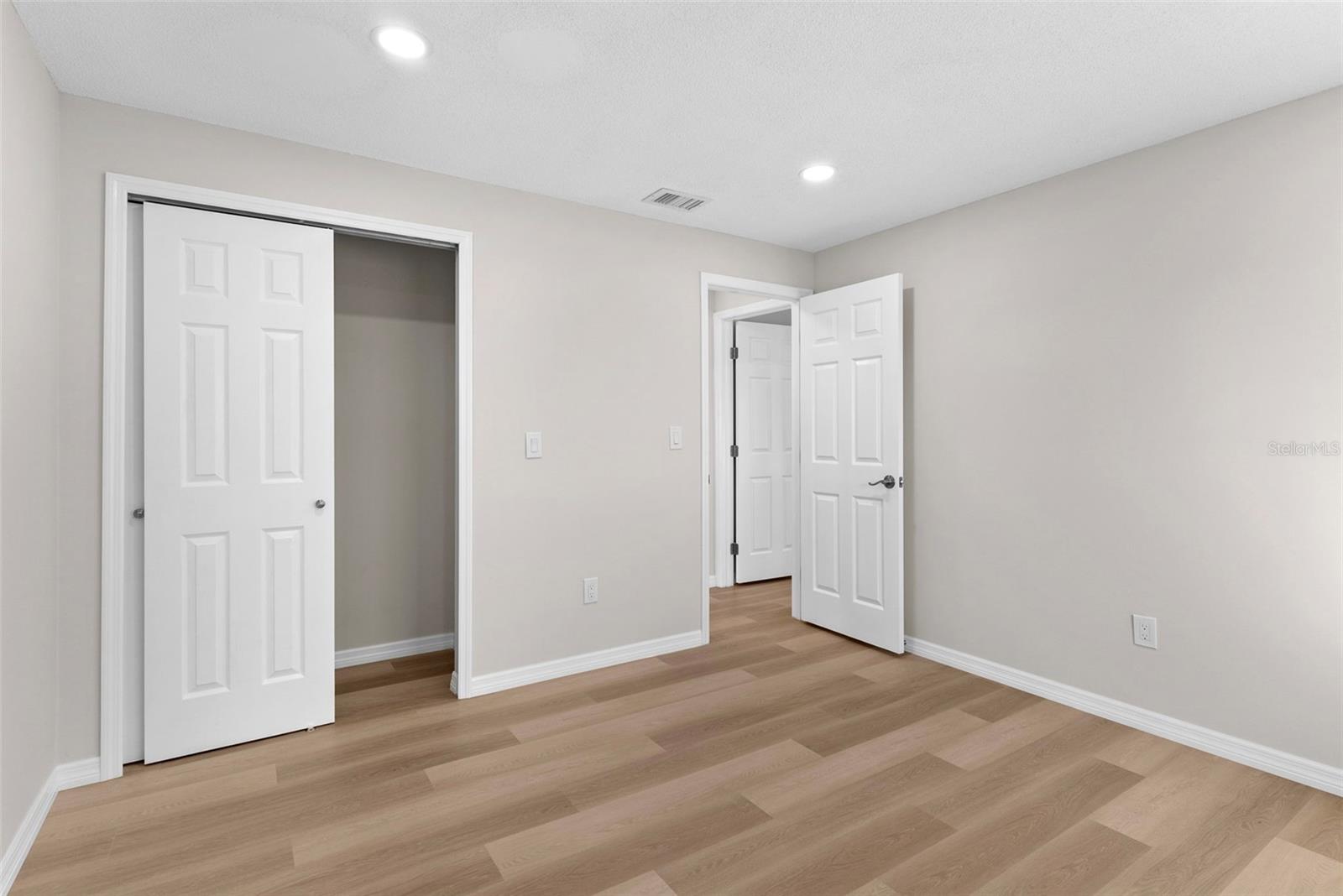 316 SHORE DR E, OLDSMAR, FL, 34677