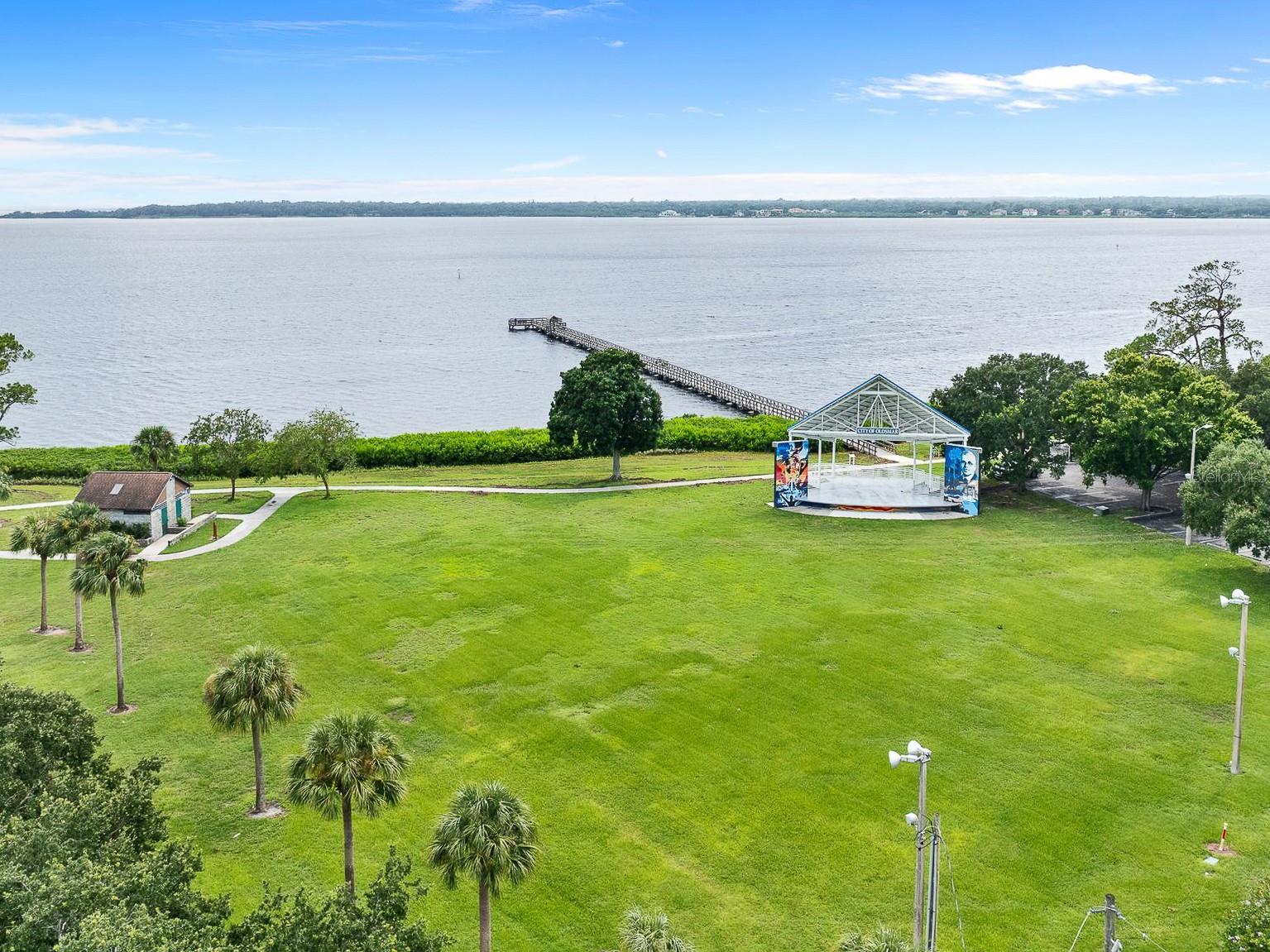 316 SHORE DR E, OLDSMAR, FL, 34677