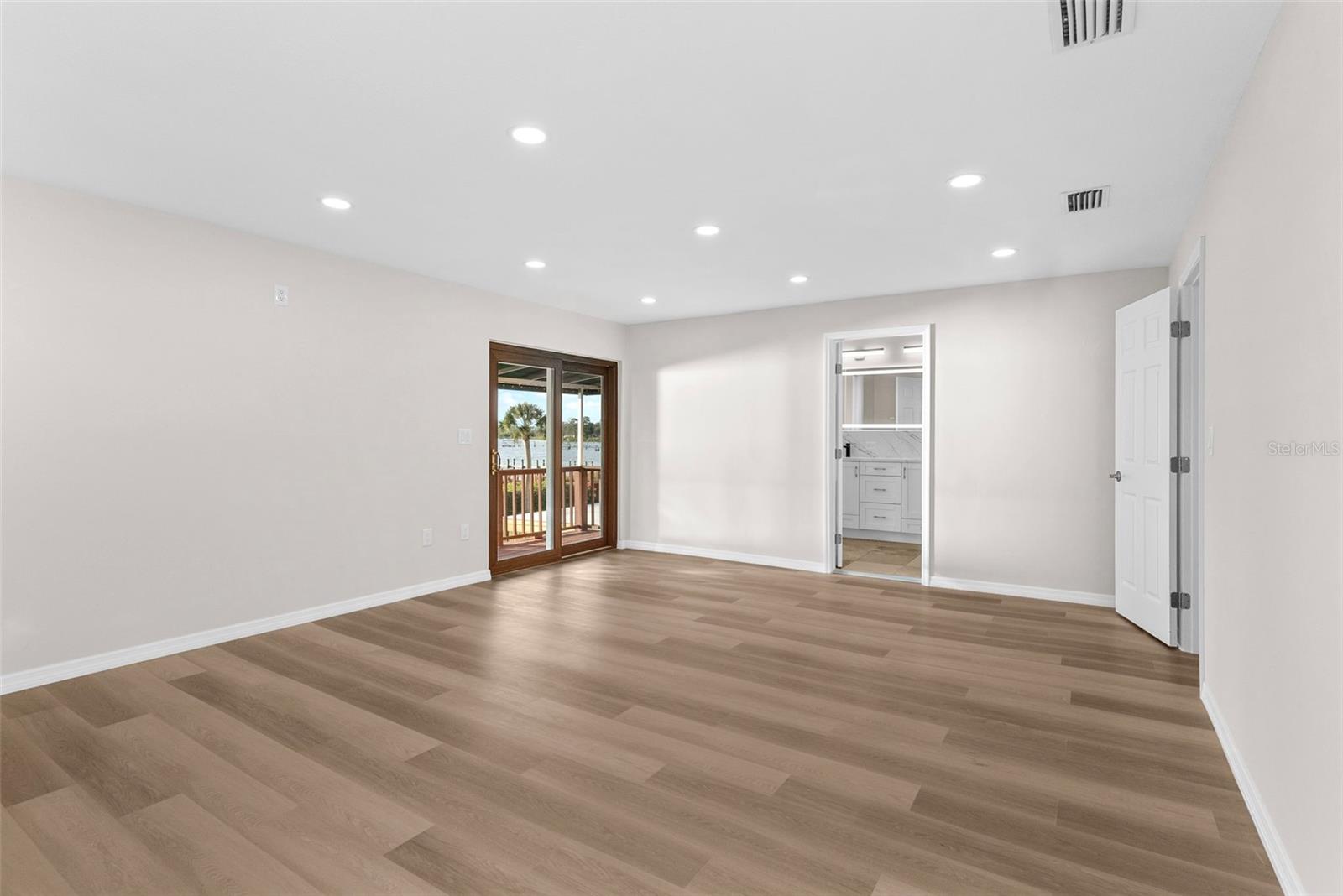316 SHORE DR E, OLDSMAR, FL, 34677