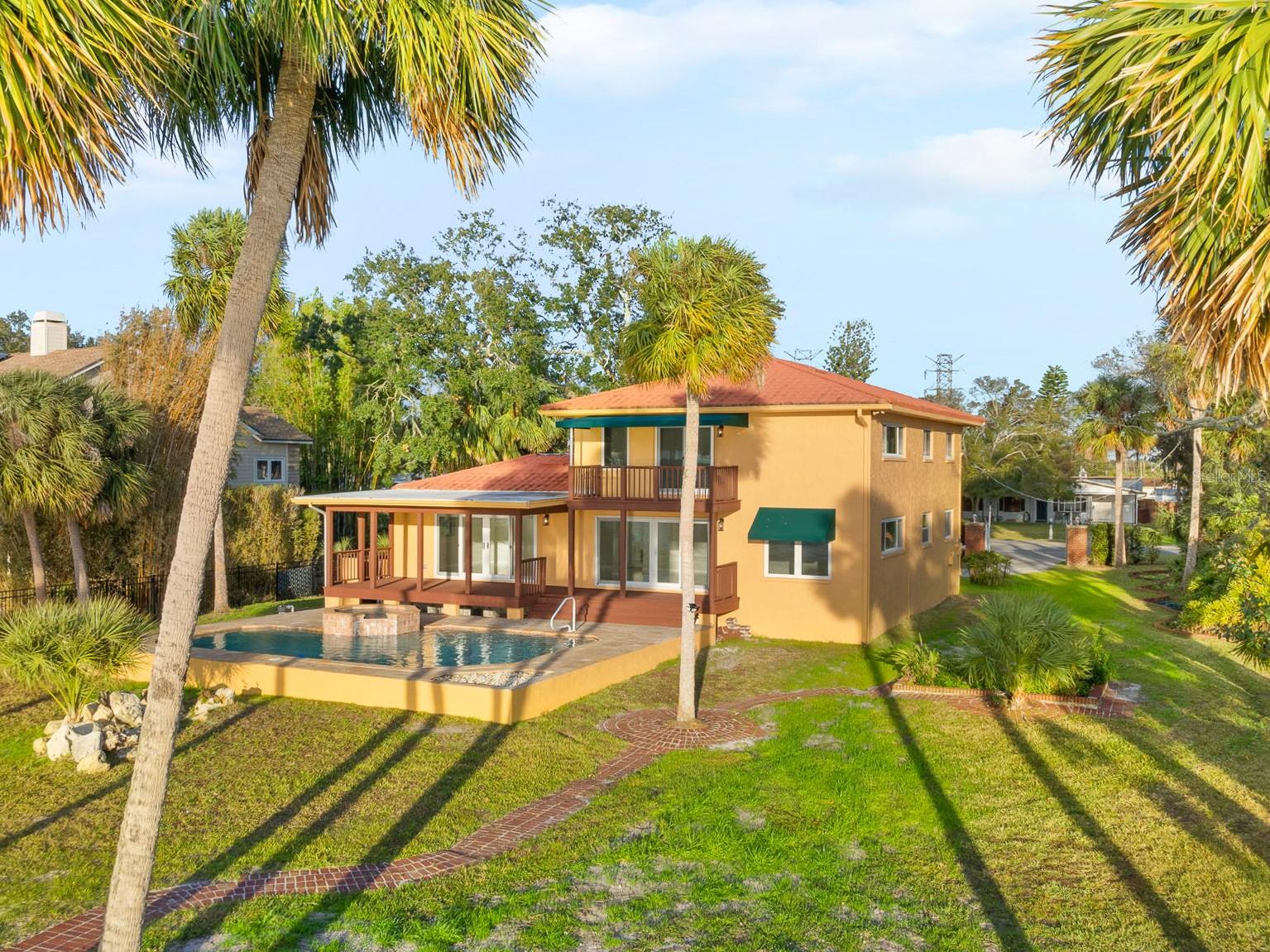 316 SHORE DR E, OLDSMAR, FL, 34677