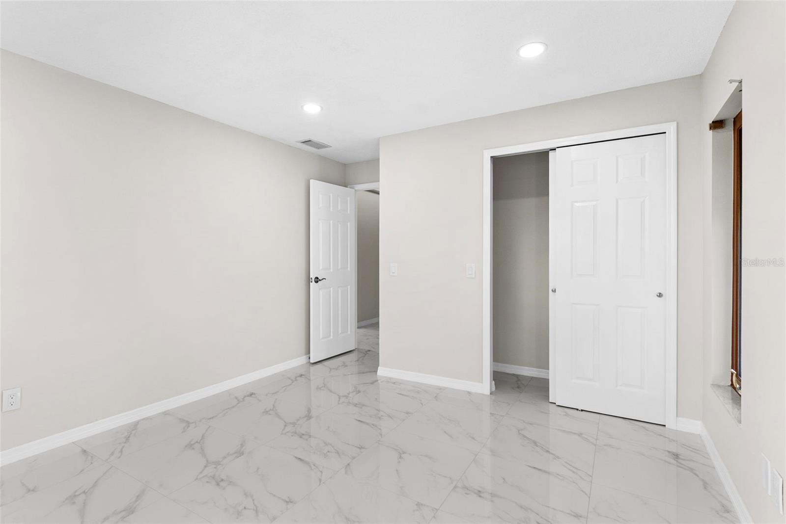 316 SHORE DR E, OLDSMAR, FL, 34677
