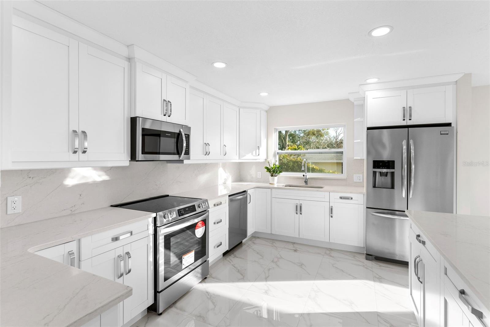 316 SHORE DR E, OLDSMAR, FL, 34677