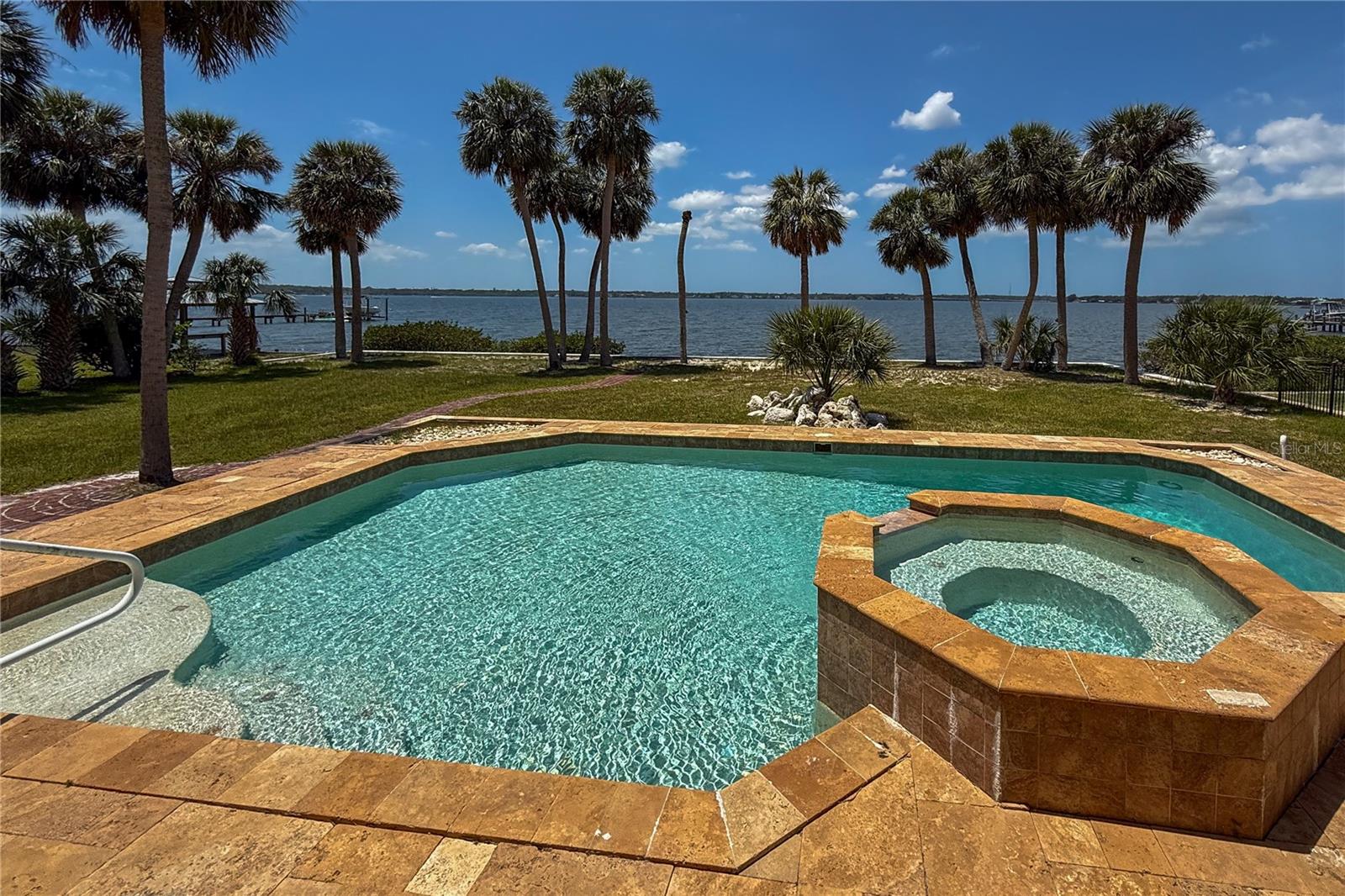 316 SHORE DR E, OLDSMAR, FL, 34677