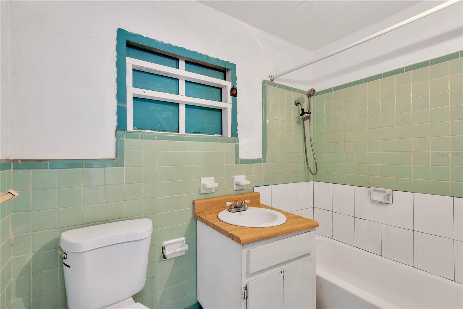 2303 E OSBORNE AVE, TAMPA, FL, 33610